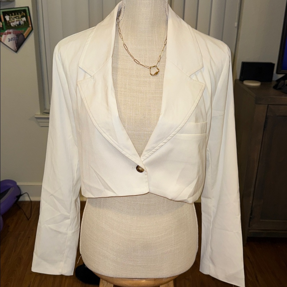 🏰🆕🤍SHE + SKY: WHITE Cropped Blazer SMALL MEDIUM - Picture 8 of 10